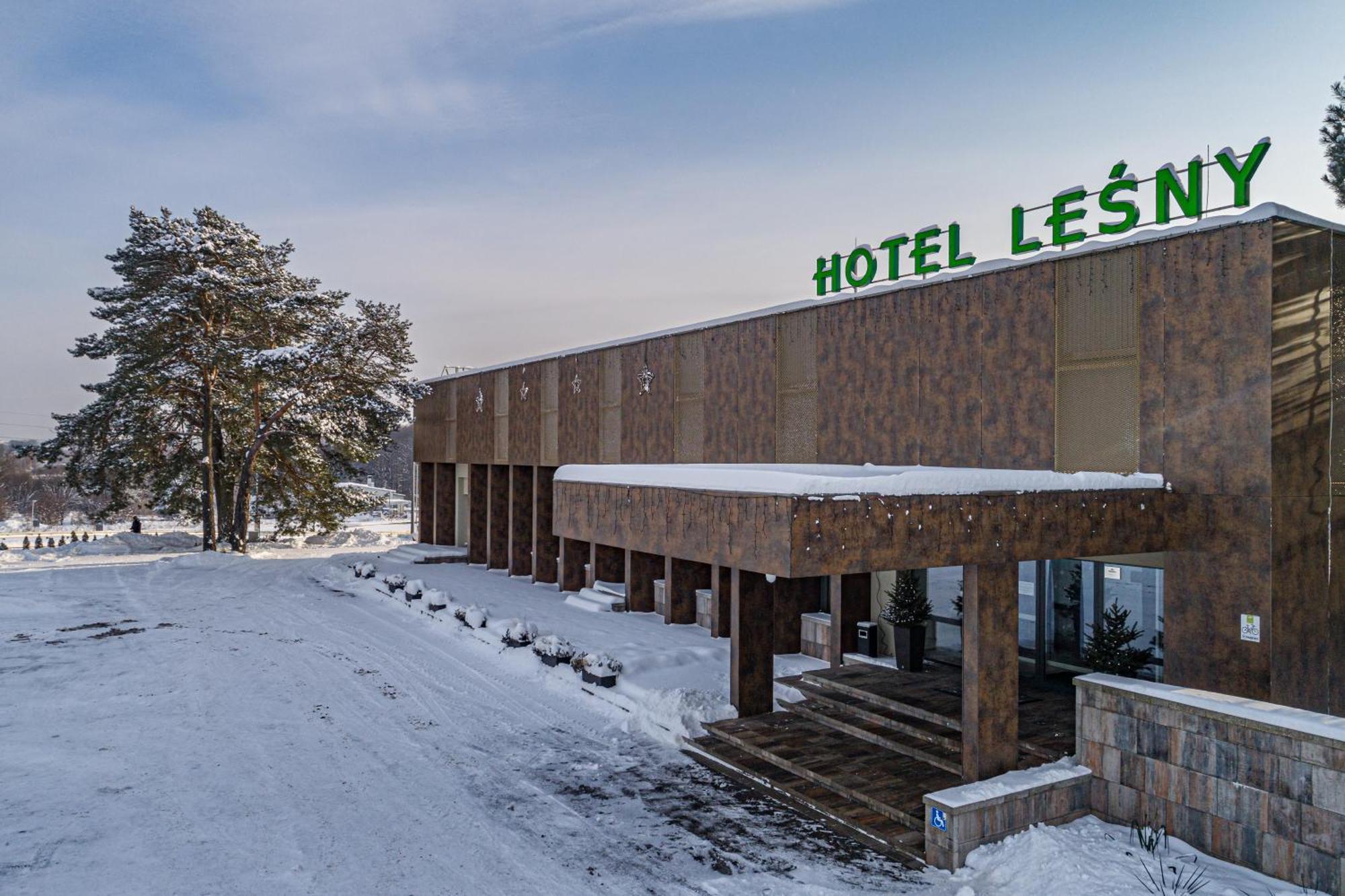 Hotel Lesny Белосток Экстерьер фото